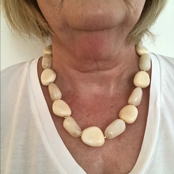 Adorable large stone statement piece necklace - Picture 1 of 2